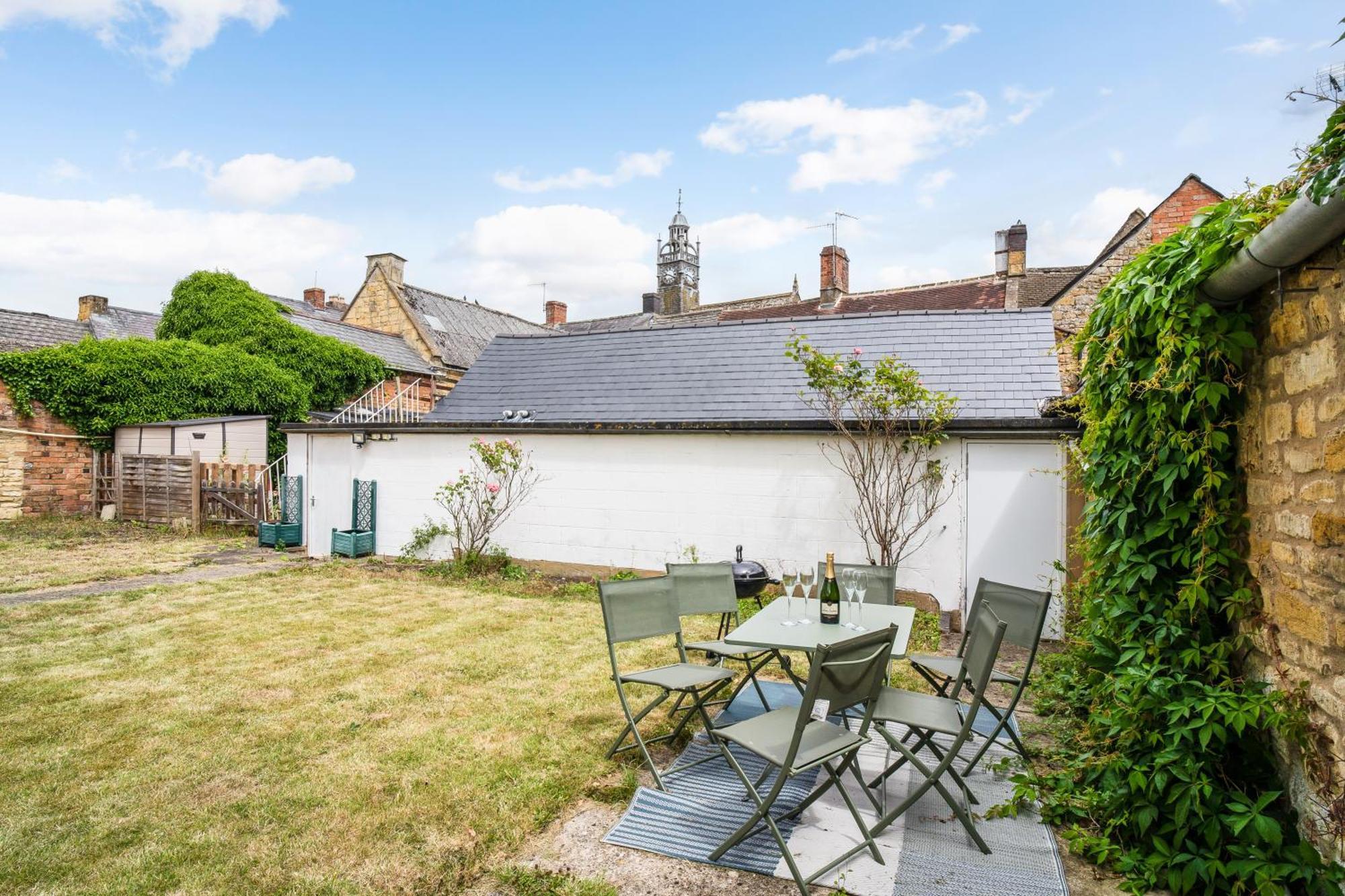 Redesdale View, High Street With Private Garden Appartement Moreton-in-Marsh Buitenkant foto